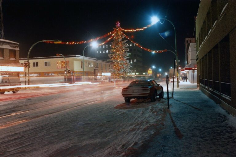 Remember When Yk Had A Big Ol’ Xmas Tree In The Middle Of Franklin? 5fc97a34094fe.jpeg